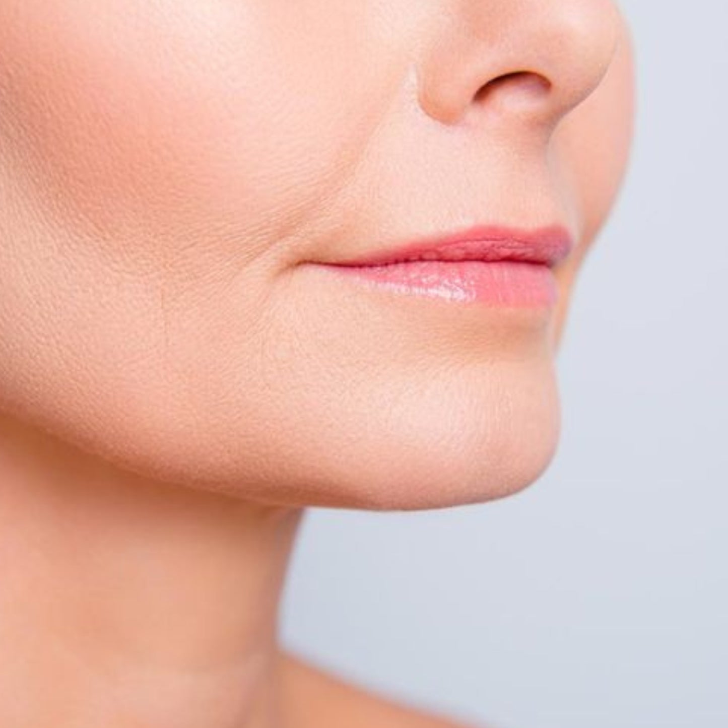 Fibroblasto Pomulos y surcos nasogenianos