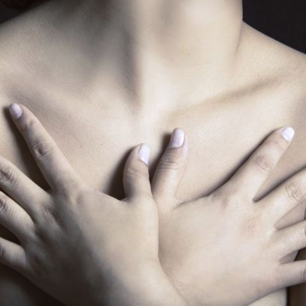 Tratamiento de plasma con fibroblasto Escote | Tensado y lifting cutáneo no quirúrgico